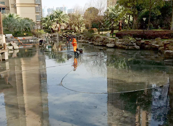 商州景观池淤泥清理